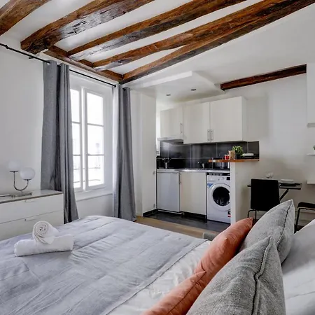 Temple - Republique Cosy Marais Studio Apartment *